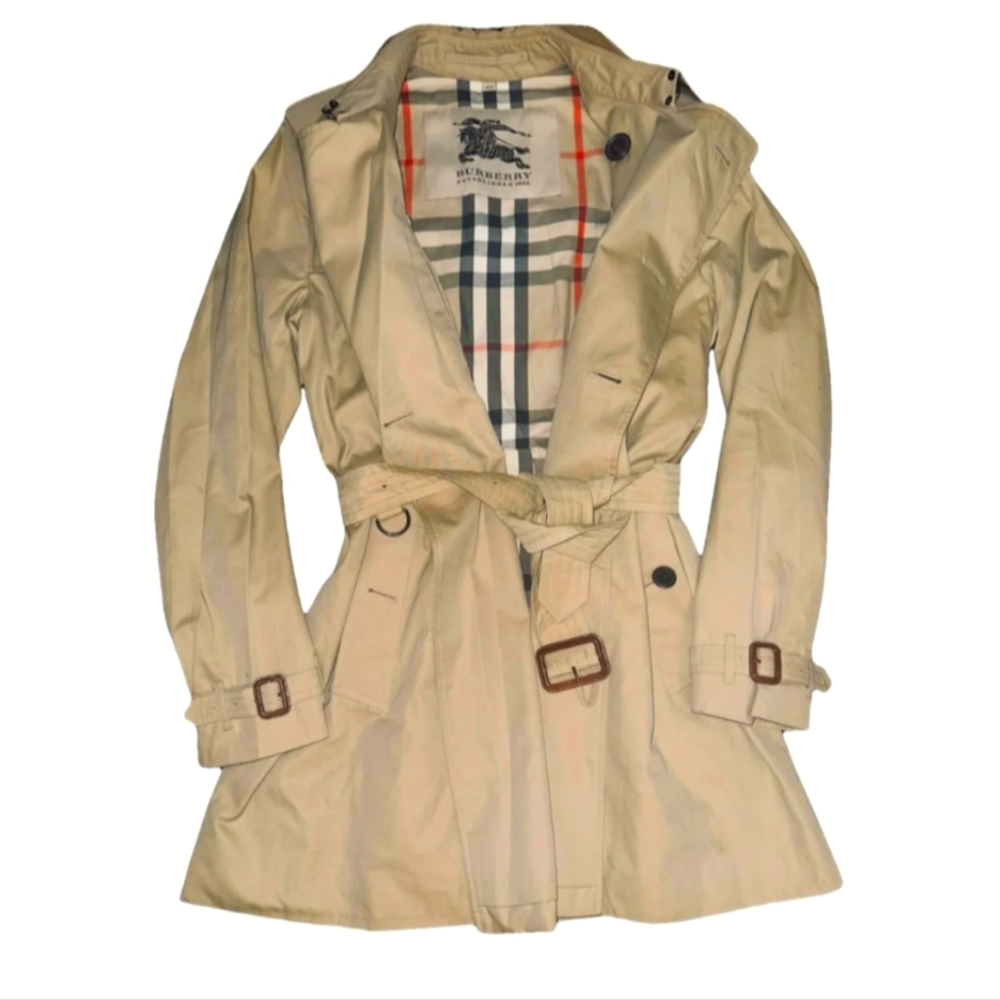 Short Burrbery mens trenchcoat